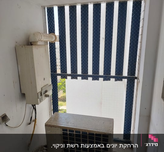 רשת הגנה על חלון למניעת כניסת יונים